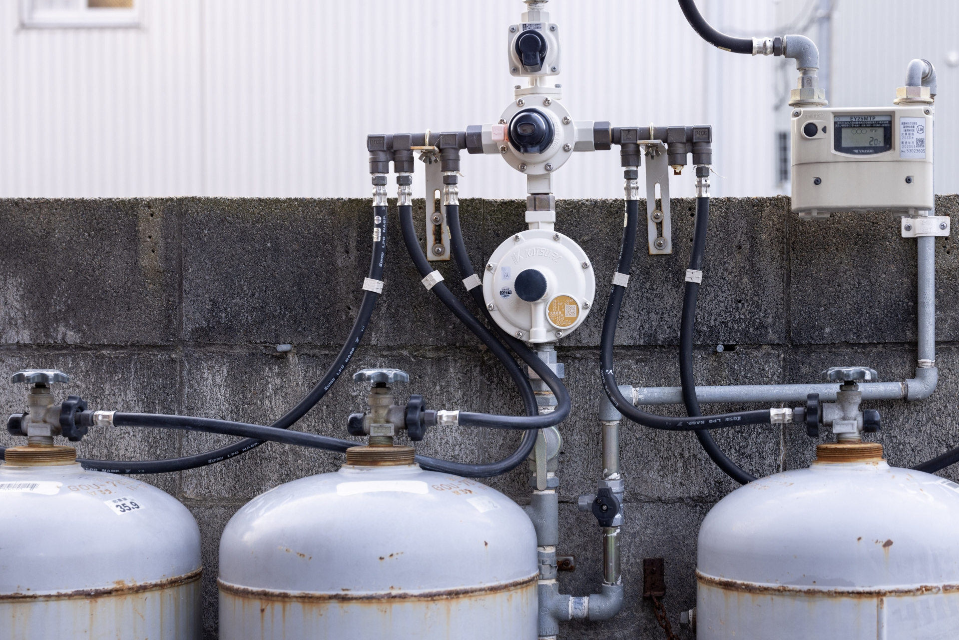 業界構造と競争の少なさ